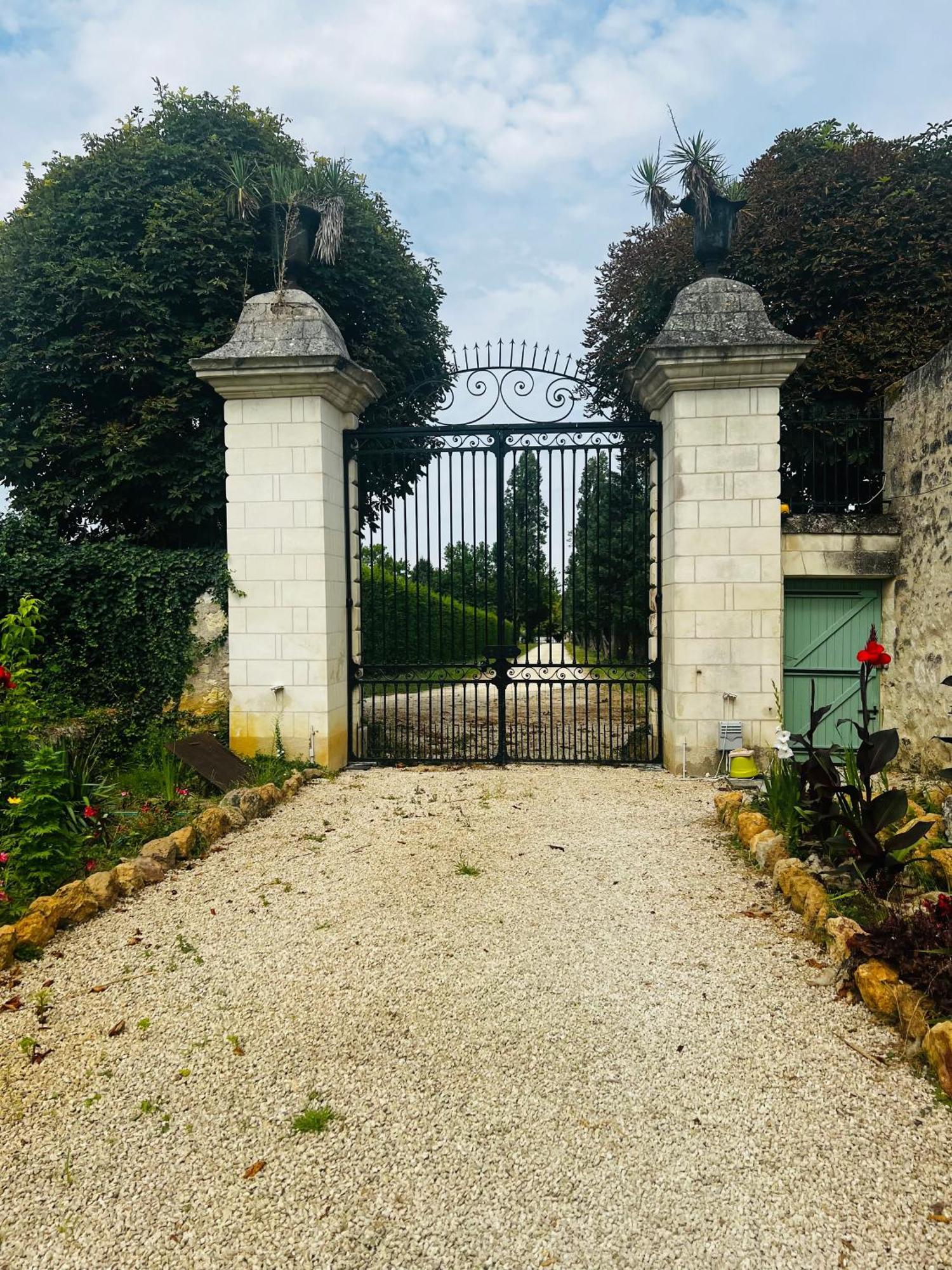 Chateau De La Thibaudiere Bois Savary - Chambre Familiale Du Roi Allonnes  Luaran gambar